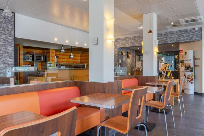 B&B Hotel Chartres Centre Cath�drale
