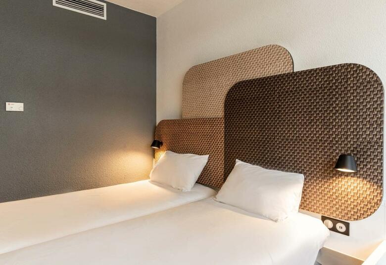 B&B Hotel Chartres Centre Cath�drale