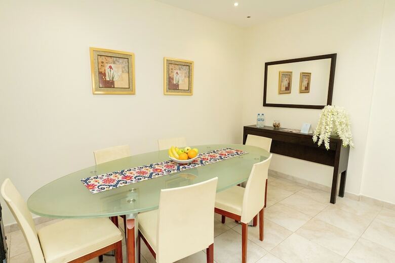 Al Raya Hotel Apartments