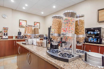 Hotel Quality Inn & Suites
