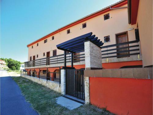 Two-bedroom Apartment In Bilice