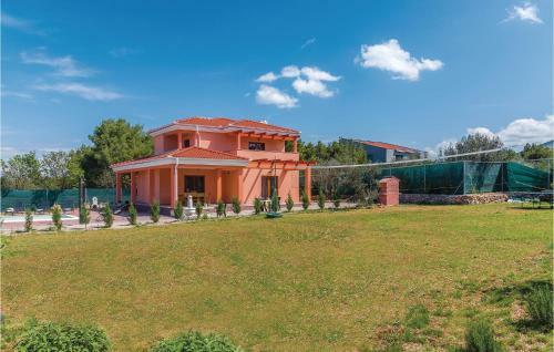 Four-bedroom Holiday Home In Bilice