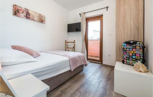 Four-bedroom Holiday Home In Bilice