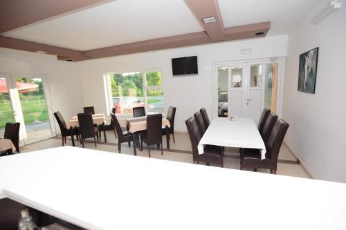 Hostal Double Room Bilje 14318b