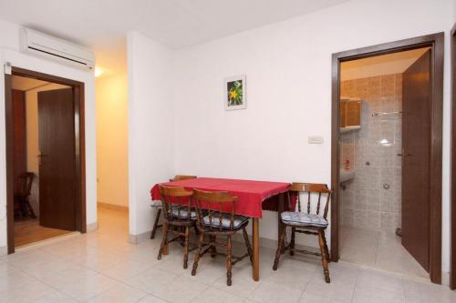 Apartment Uvala Solotisa 5610c