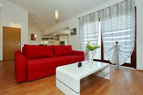 Apartments Maslina Bo?ava