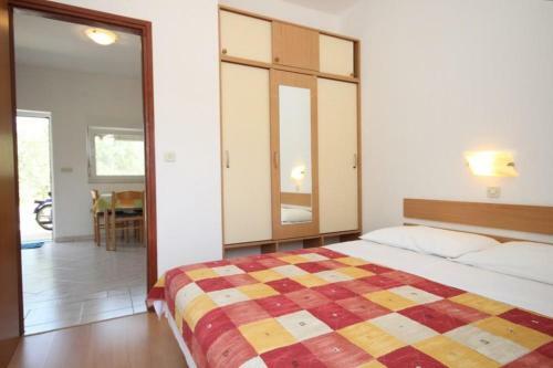 Apartments With A Parking Space Bozava (dugi Otok) - 8123