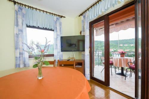 Apartment Bozava 8124b