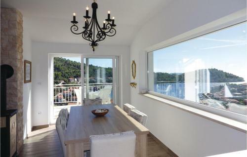 Two-bedroom Apartment In Brna
