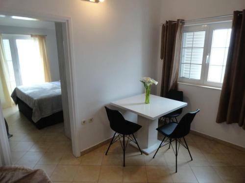 Apartment Brodarica 4195b