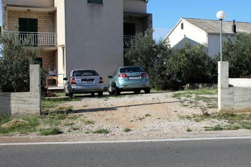 Apartment Brodarica 5736a