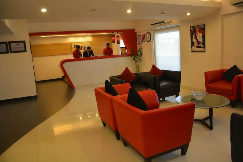 Hotel Red Fox (t)