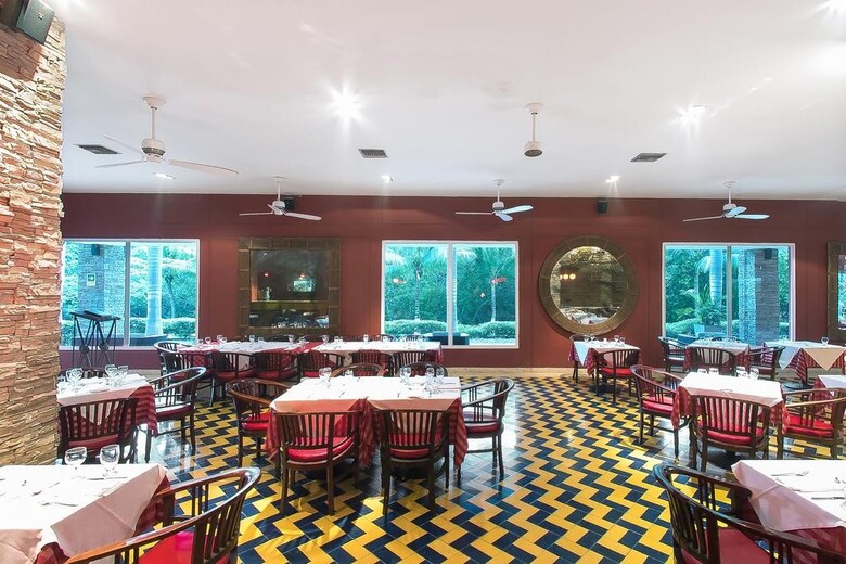 Hotel Decameron Bar� All Inclusive