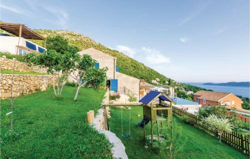 Three-bedroom Holiday Home In Brsecine