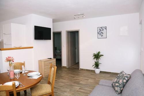 Apartment Zavalatica 4459c