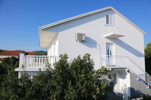 Apartment Zavalatica 4459b
