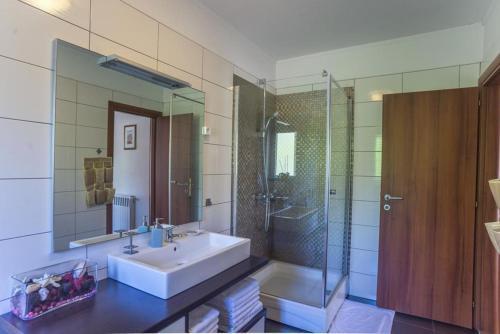 Apartment In Cavle 33771