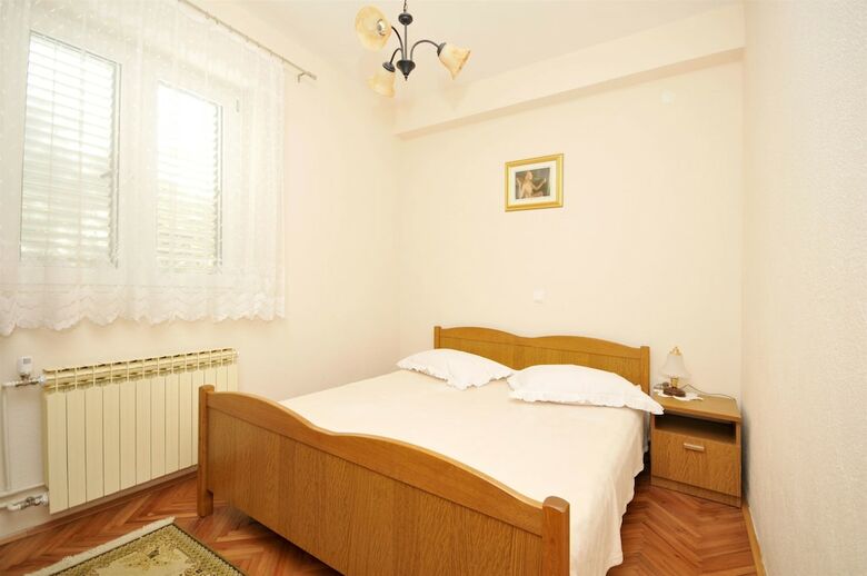 Apartments Mi�e
