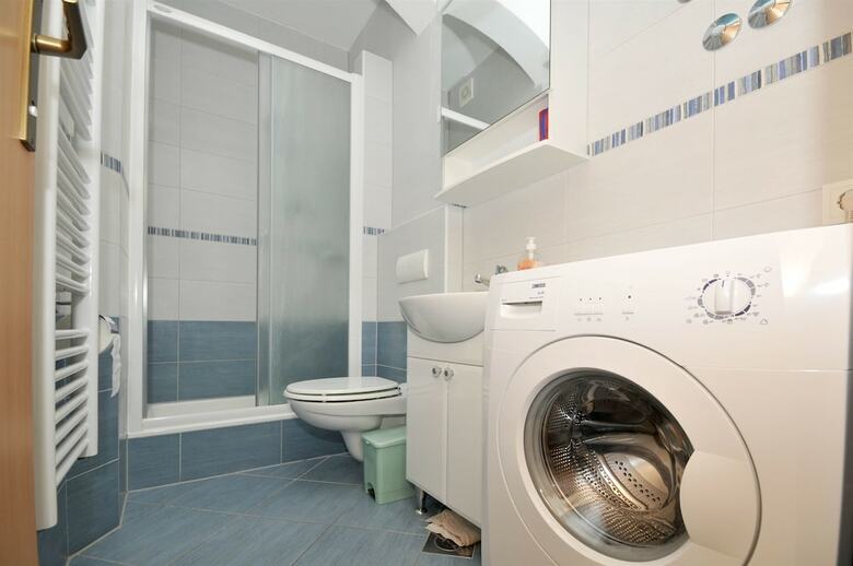 Apartments Mi�e