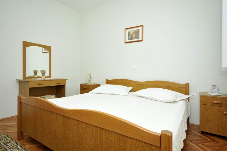 Apartments Mi�e