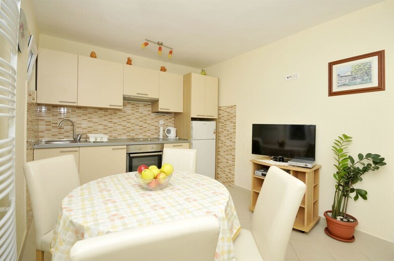 Apartments Mi�e