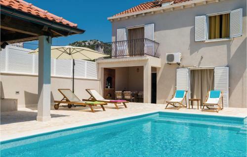 Three-bedroom Holiday Home In Doli