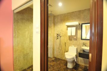 Hotel Hallmark Crown