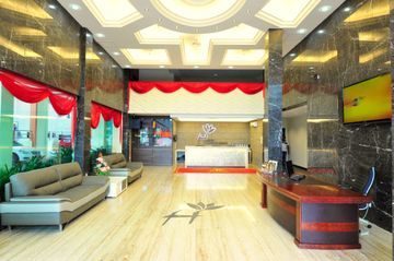 Hotel Hallmark Crown
