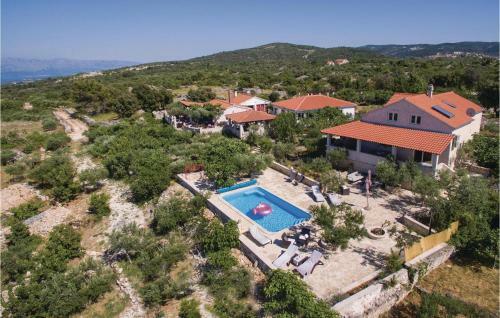 Five-bedroom Holiday Home In Donji Humag