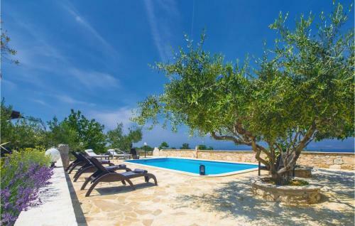 Five-bedroom Holiday Home In Donji Humag