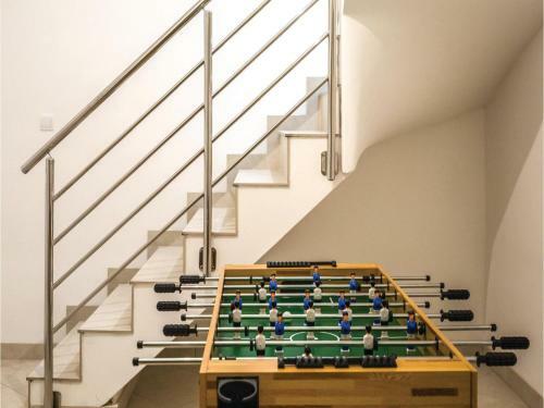 Six-bedroom Holiday Home In Prolozac Donji