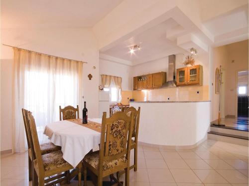 Holiday Home Pakostanska Br. I