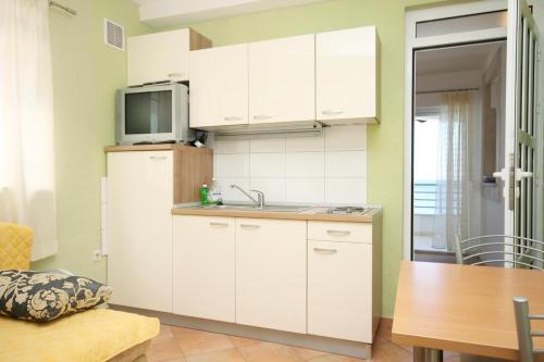 Apartments By The Sea Drasnice (makarska) - 6652