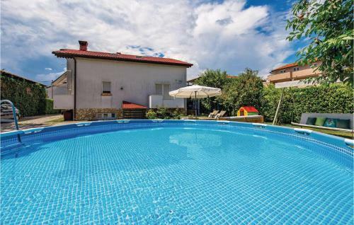 Two-bedroom Apartment In Drazice