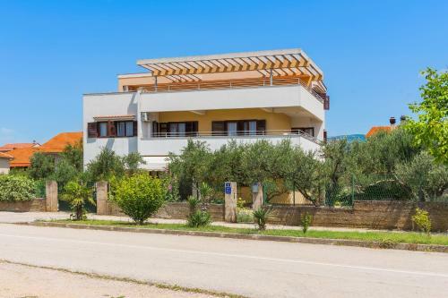 Apartment Promona Drni?
