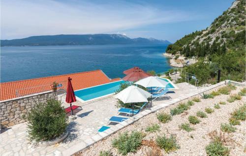 Four-bedroom Apartment In Duba