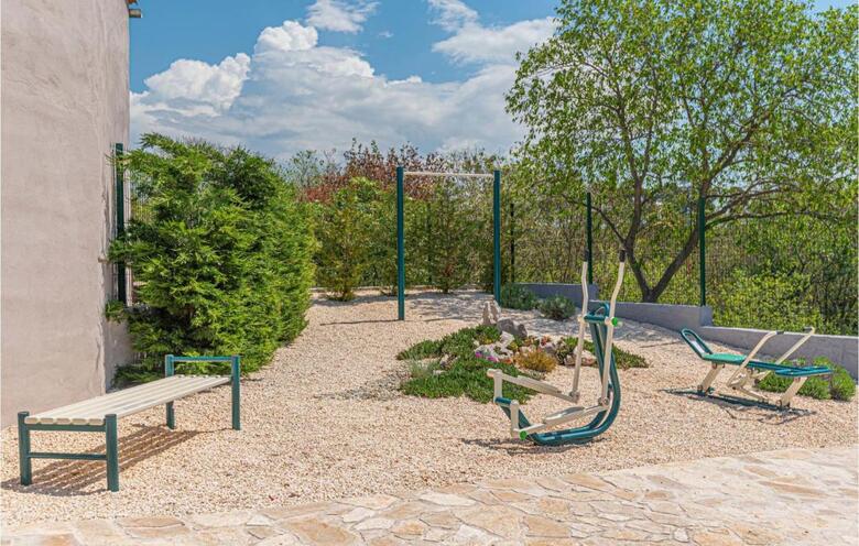 Four-bedroom Holiday Home In Dubrava