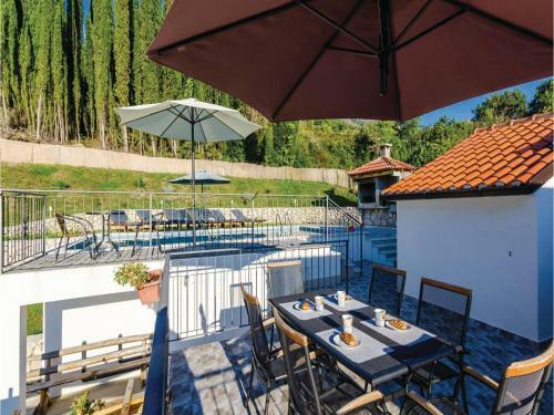 Three-bedroom Holiday Home In Dubravka