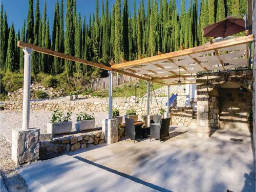 Three-bedroom Holiday Home In Dubravka
