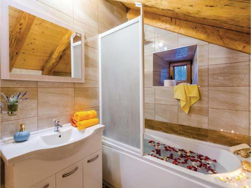 Three-bedroom Holiday Home In Dubravka
