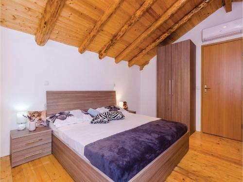 Three-bedroom Holiday Home In Dubravka