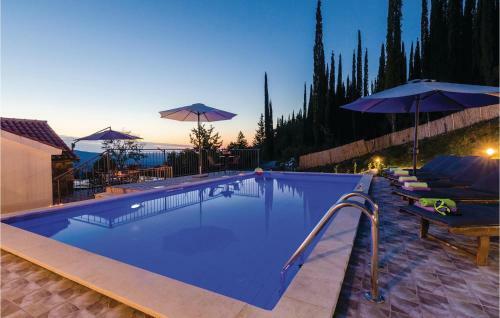 Three-bedroom Holiday Home In Dubravka