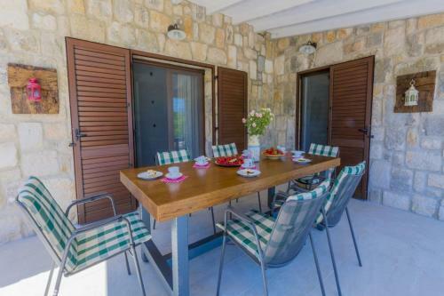 Luxury Villa Stone House Serenity