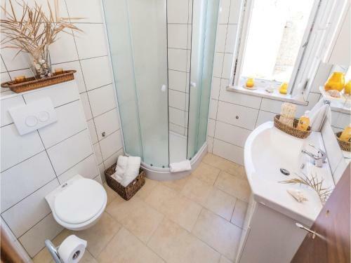 Six-bedroom Holiday Home In Zagore