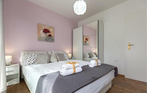 Three-bedroom Apartment In Zagvozd