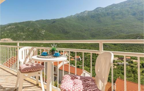 Three-bedroom Apartment In Zagvozd