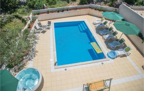 Five-bedroom Holiday Home In Zagvozd