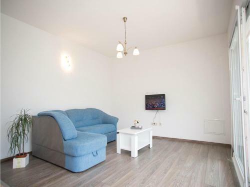 Two-bedroom Apartment In Zagvozd