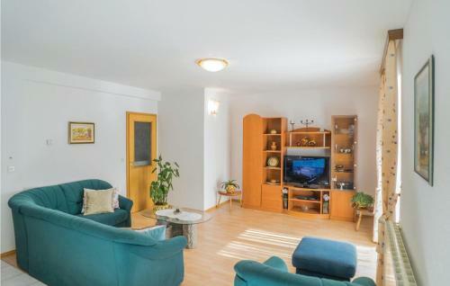 Three-bedroom Apartment In Rastovac