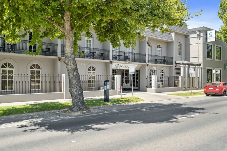 Quality Hotel Sherbourne Terrac